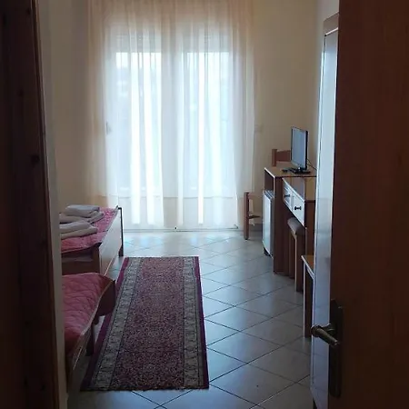 Kastro 2* Servia