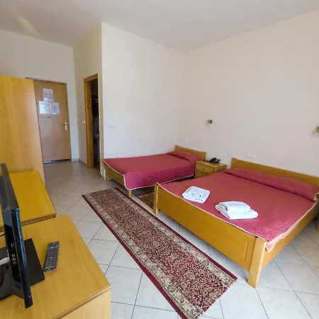 Hotel Kastro 2*