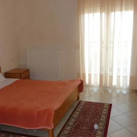 Kastro 2*