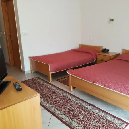 Hotel Kastro 2*